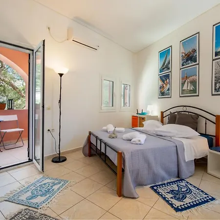 Margarita Paxos - Kam Lejlighed